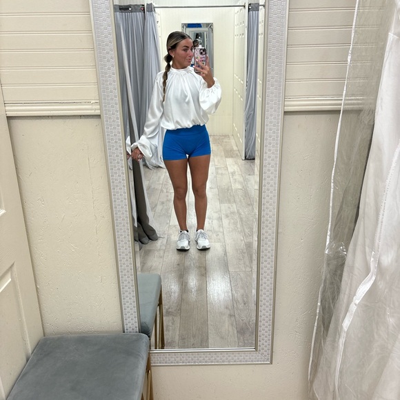 white blouse - Picture 4 of 4